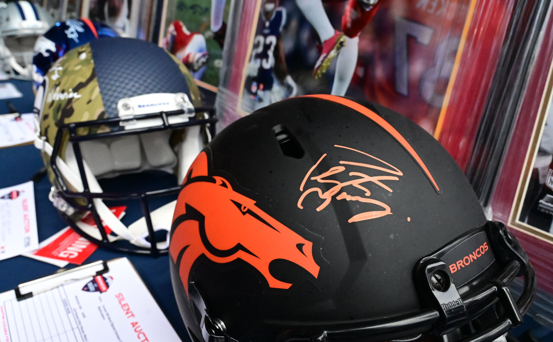 111521-s-broncos-eagles 228 .jpg
